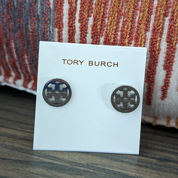 Tory Burch stud earrings - Picture 1 of 2